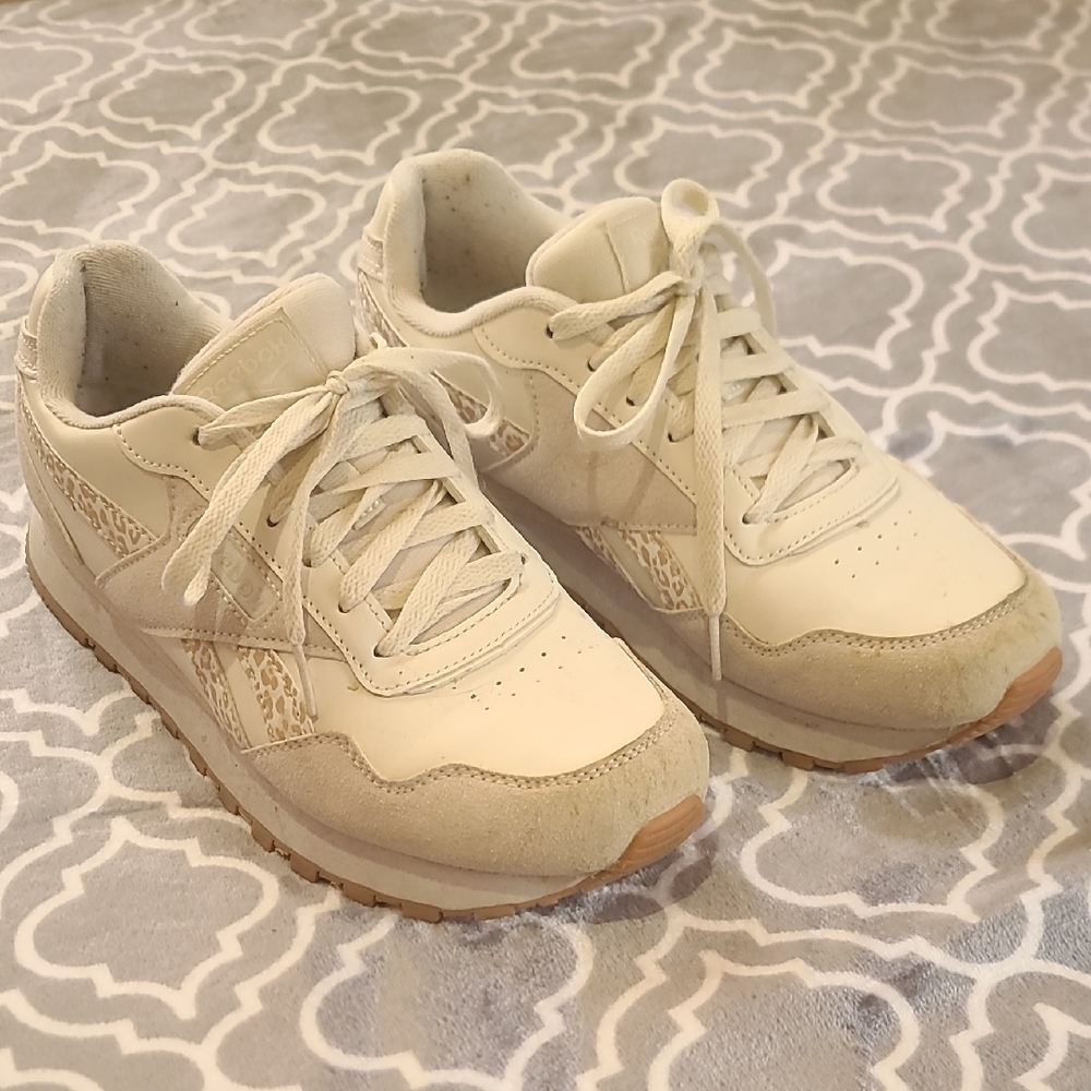 Reebok Cream and Tan Women's Sneakers